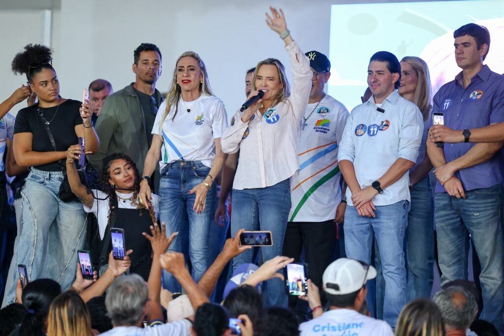 Reunião com grupo político do Cristiano Araújo - foto 6