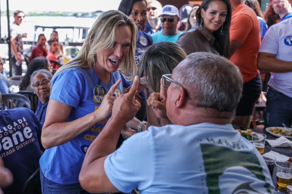 Comissão dos aprovados da Policia Civil( feijoada com Delegada Doutora Jane) - foto 2