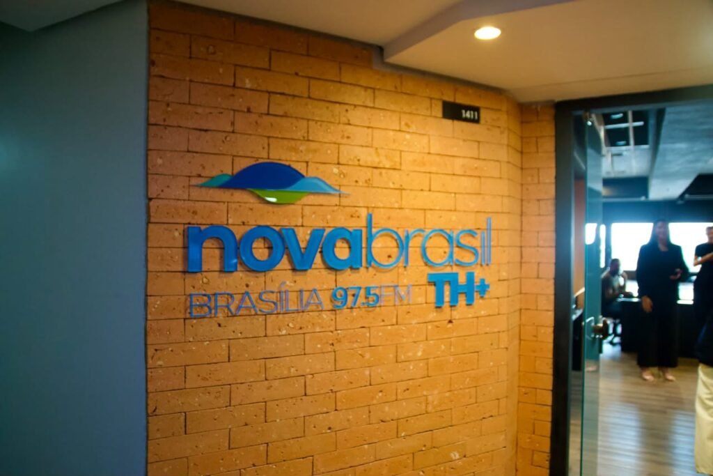 Entrevista na Nova Brasil FM Brasília - foto 3