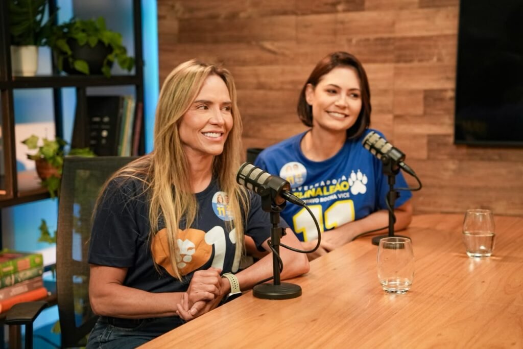 Gravação de programa com Michelle Bolsonaro, Bia Kicis e senadora Damares Alves - foto 5