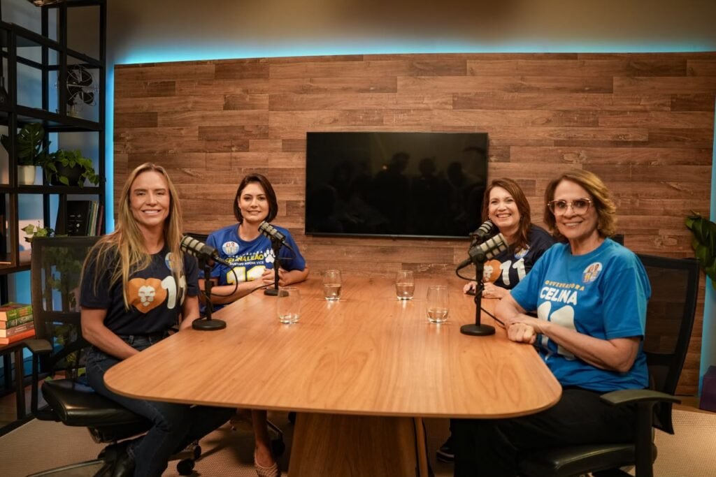 Gravação de programa com Michelle Bolsonaro, Bia Kicis e senadora Damares Alves - foto 8