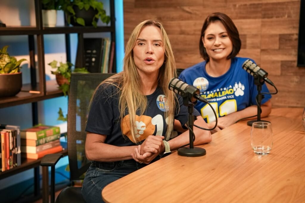 Gravação de programa com Michelle Bolsonaro, Bia Kicis e senadora Damares Alves - foto 12