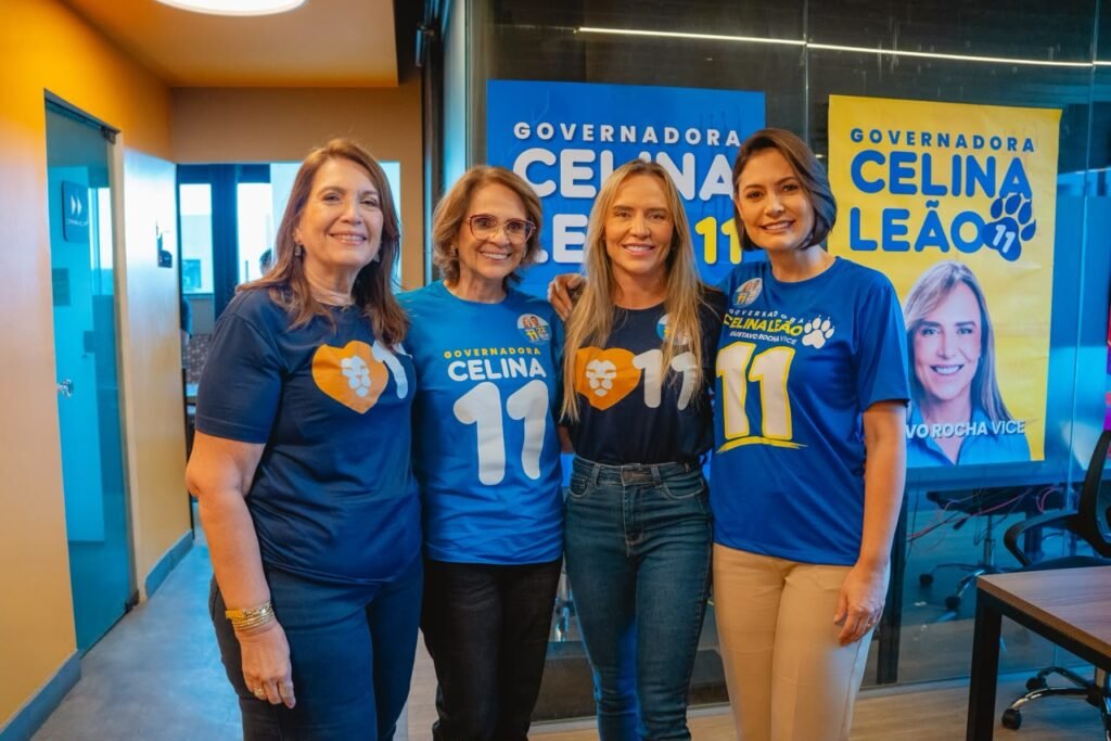Gravação de programa com Michelle Bolsonaro, Bia Kicis e senadora Damares Alves - foto 10