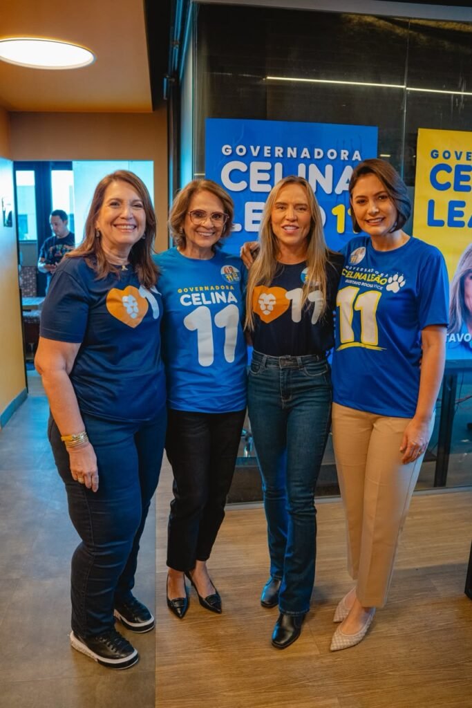 Gravação de programa com Michelle Bolsonaro, Bia Kicis e senadora Damares Alves - foto 11