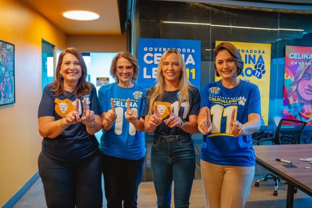 Gravação de programa com Michelle Bolsonaro, Bia Kicis e senadora Damares Alves - foto 13