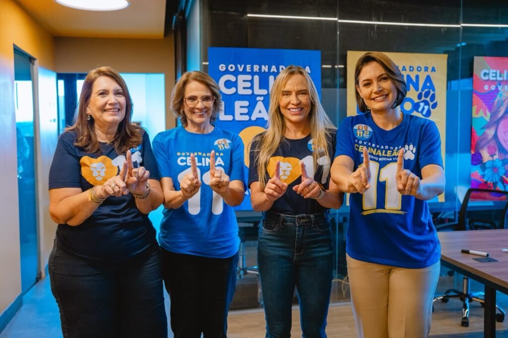 Gravação de programa com Michelle Bolsonaro, Bia Kicis e senadora Damares Alves - foto 17