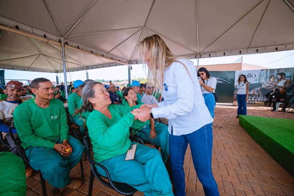 Encontro com funcionários da área de construção, seguido de almoço. - foto 2