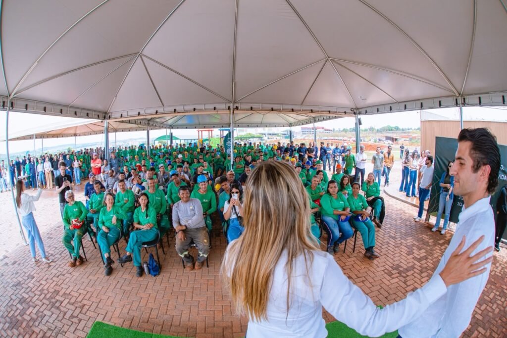 Encontro com funcionários da área de construção, seguido de almoço. - foto 5