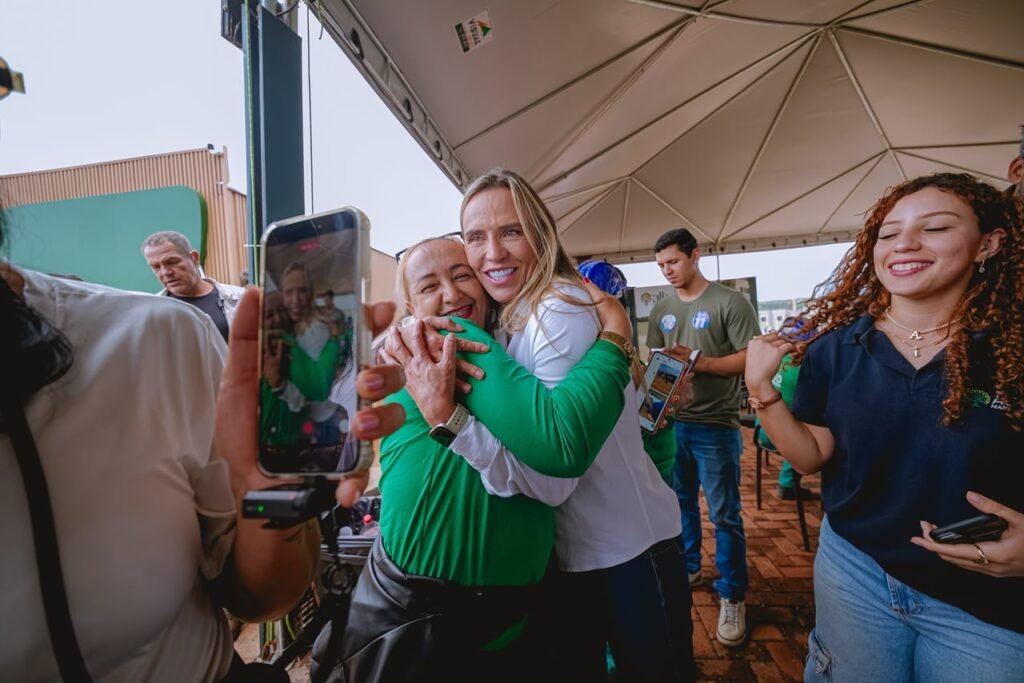 Encontro com funcionários da área de construção, seguido de almoço. - foto 14