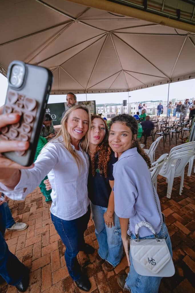 Encontro com funcionários da área de construção, seguido de almoço. - foto 17